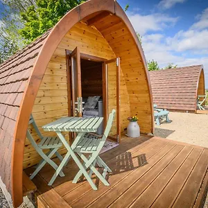 Chalet Glamping At Doon Angus Farm, Westport
